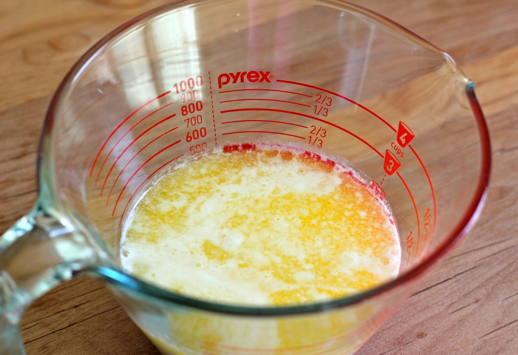 BBQ Chicken Cornbread Pie - The best kind of pie is when BBQ chicken goodness is sitting on a bed of fluffy, crumbly cornbread!