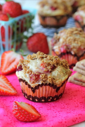 Strawberry Cheesecake Graham Cracker Muffins