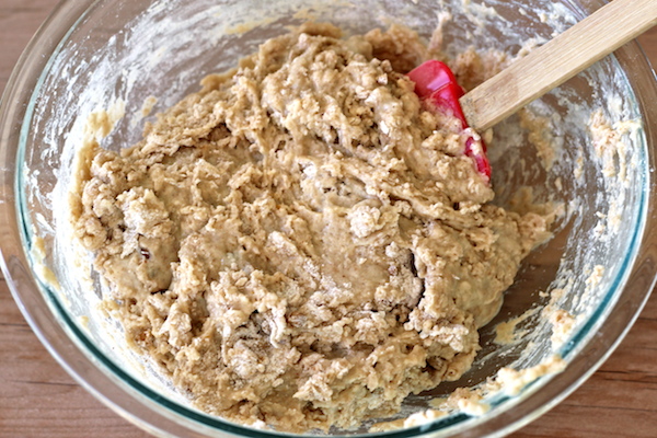 Raspberry Crumb Muffins - Start your mornings off right with these hearty muffins topped with a crumb topping that is to die for!