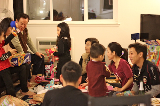 Spicy Chipotle White Bean Dip - A healthy bean dip with a spicy kick that you could easily make in the food processor in 5 minutes!