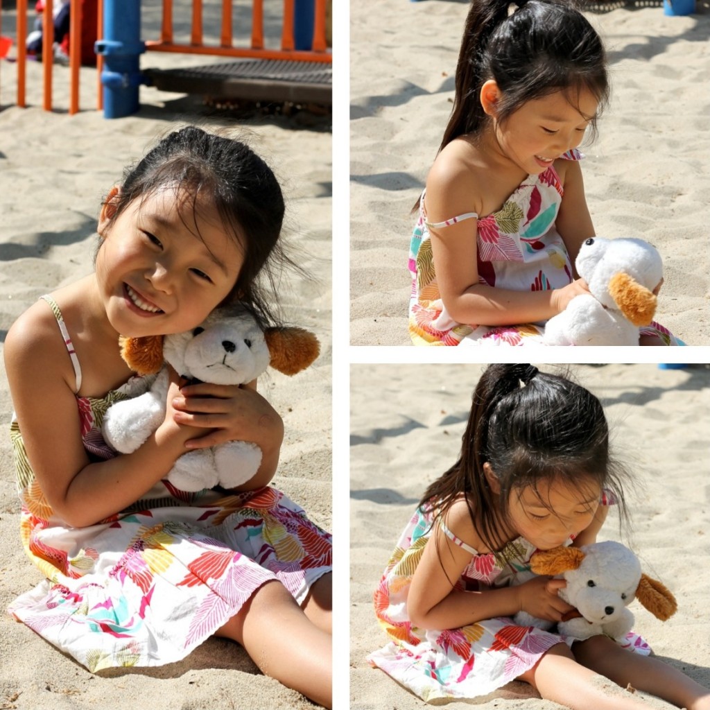 Buffalo Chicken Quinoa Bites with Greek Yogurt Blue Cheese Dip - These quinoa bites are perfect for snacking or as a party appetizer!