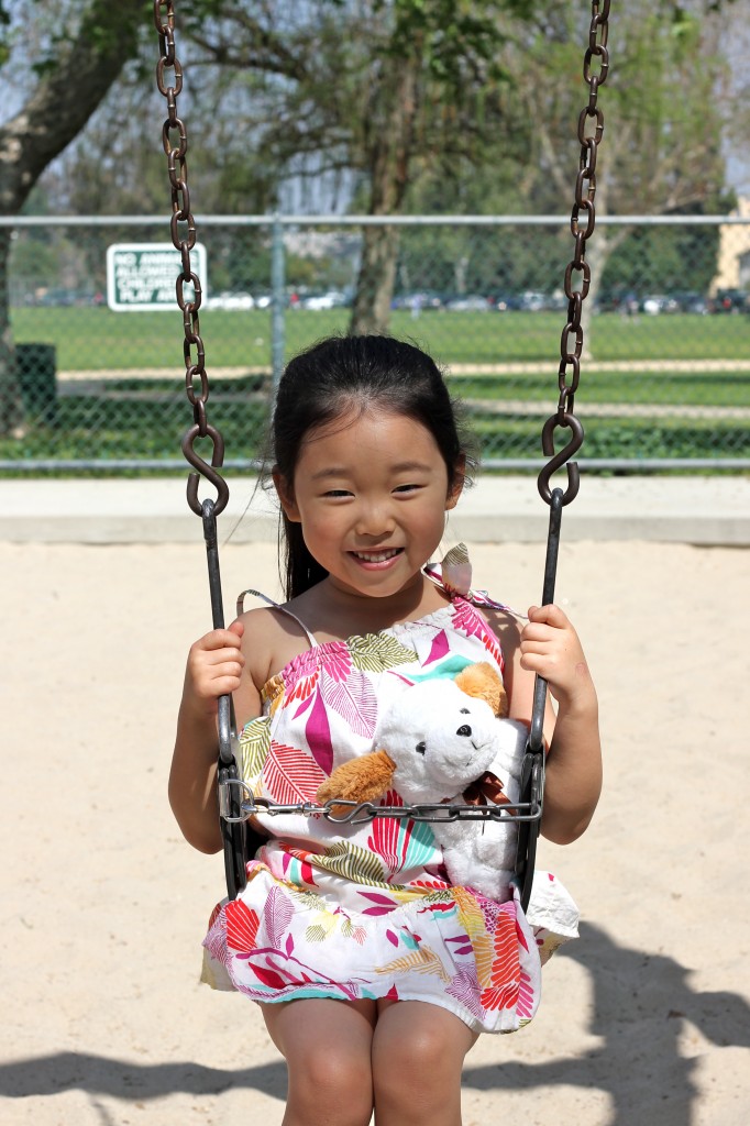 Buffalo Chicken Quinoa Bites with Greek Yogurt Blue Cheese Dip - These quinoa bites are perfect for snacking or as a party appetizer!