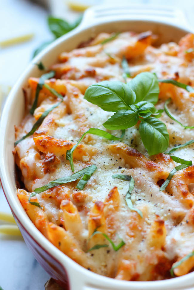Red Pepper Pasta Bake - A quick and easy cheesy pasta bake that the whole family will love!