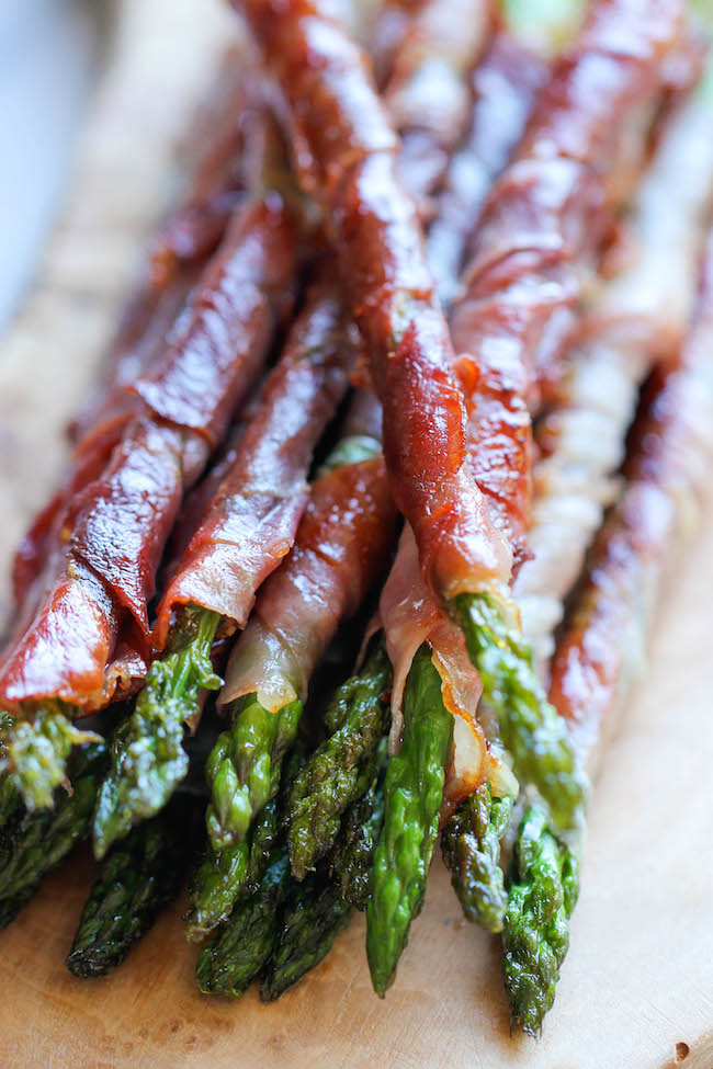 Prosciutto Wrapped Asparagus - The easiest, most tastiest appetizer with just 2 ingredients and 10 min prep!