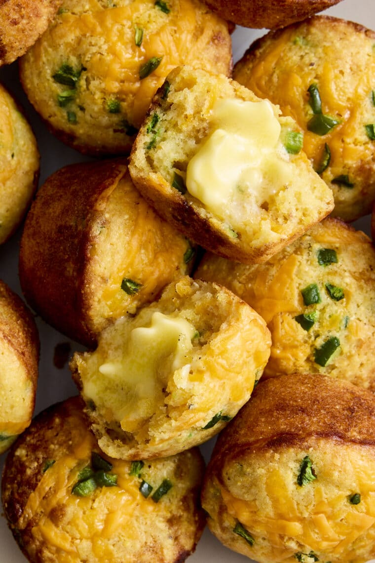 Jalapeno Cornbread Muffins - These easy muffins are amazingly moist, crumbly and buttery. Perfect as a side dish, appetizer or snack! SO GOOD.