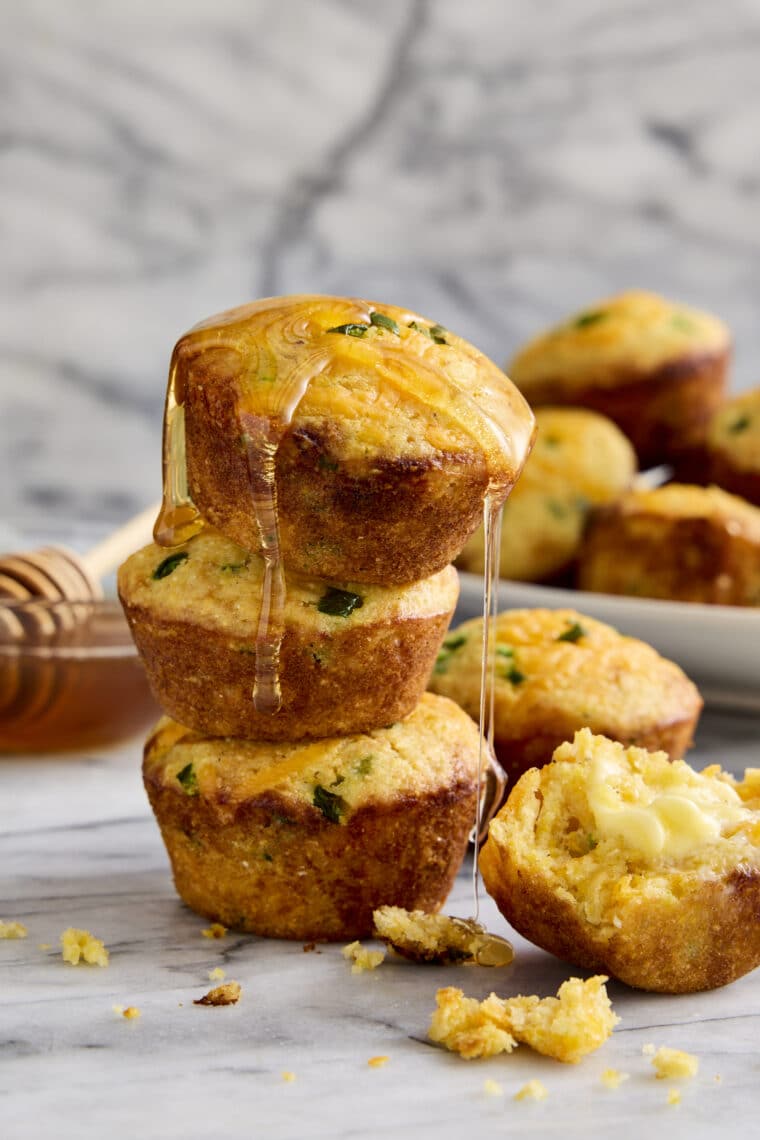 Jalapeno Cornbread Muffins - These easy muffins are amazingly moist, crumbly and buttery. Perfect as a side dish, appetizer or snack! SO GOOD.