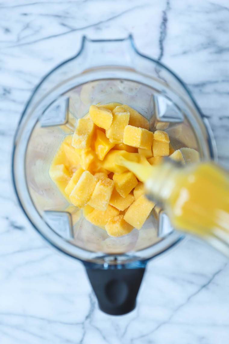 Raspberry Sunrise Smoothie - 4-ingredient raspberry mango smoothie - so easy and amazingly refreshing!