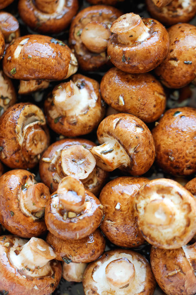 Garlic Mushroom Kabobs - The best and easiest mushrooms ever! It's so good, you'll want to make it every single day of the week!