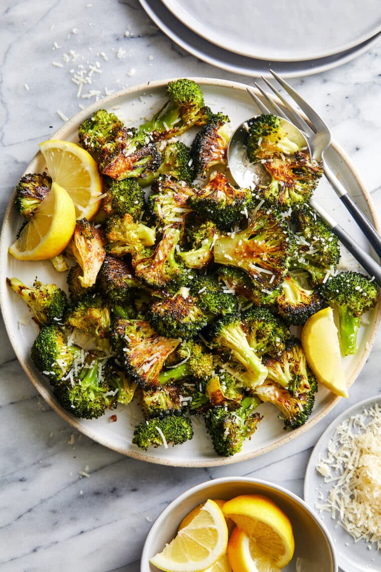 Garlic Parmesan Roasted Broccoli - This comes together so quickly with just 5 min prep. It's the perfect and easiest side dish to any meal!