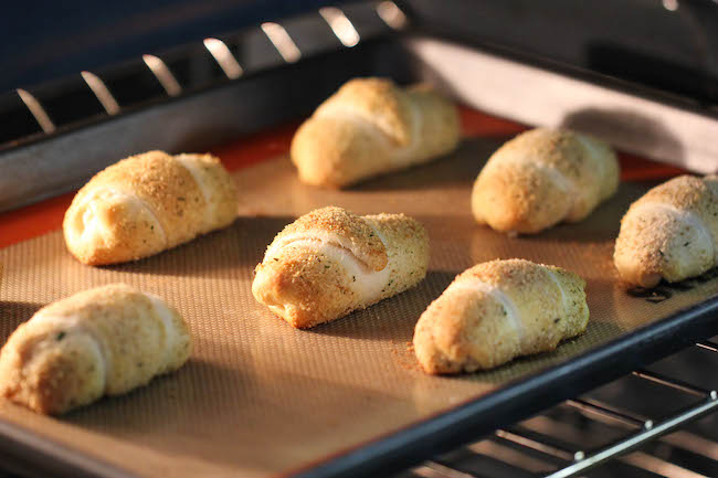 Chicken Alfredo Roll Ups - The easiest, no-fuss chicken alfredo you will ever make, conveniently stuffed in the butteriest roll ever!