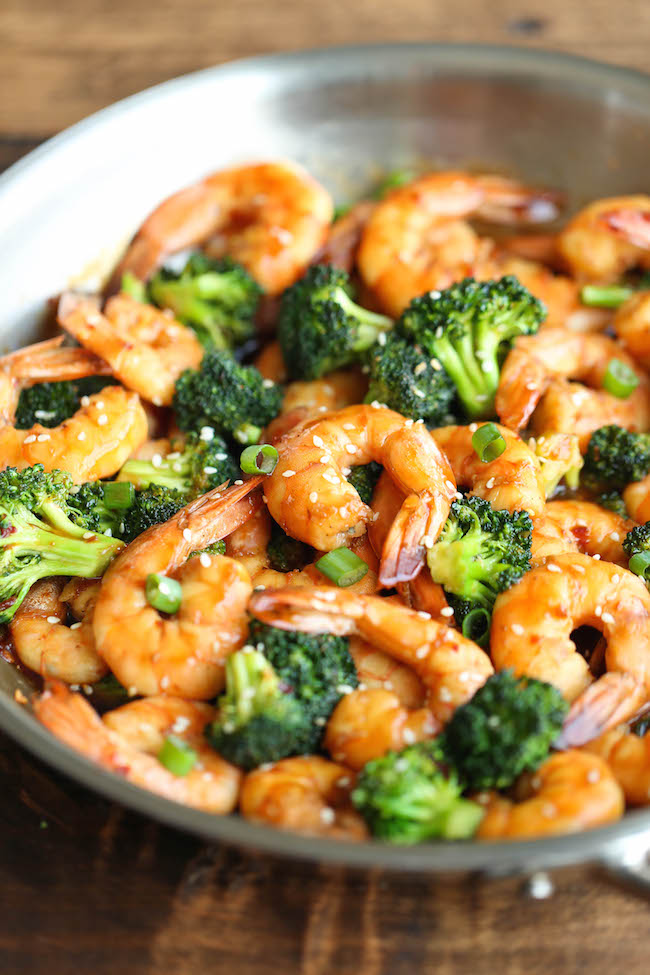 Easy Shrimp and Broccoli Stir Fry - The easiest stir fry you will ever make in just 20 min - it doesn't get easier (or quicker) than that! 287.3 calories.