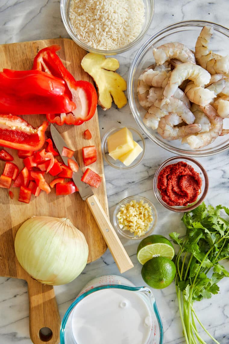 Easy Thai Shrimp Soup - Skip the take-out and try making this at home - it's unbelievably easy and 10000x tastier and healthier!