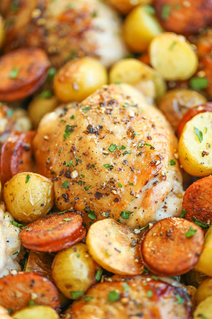 One Pan Spanish Chicken - One skillet. Amazing flavors. And basically zero clean-up. It's pretty much the easiest/tastiest dinner for any night of the week!