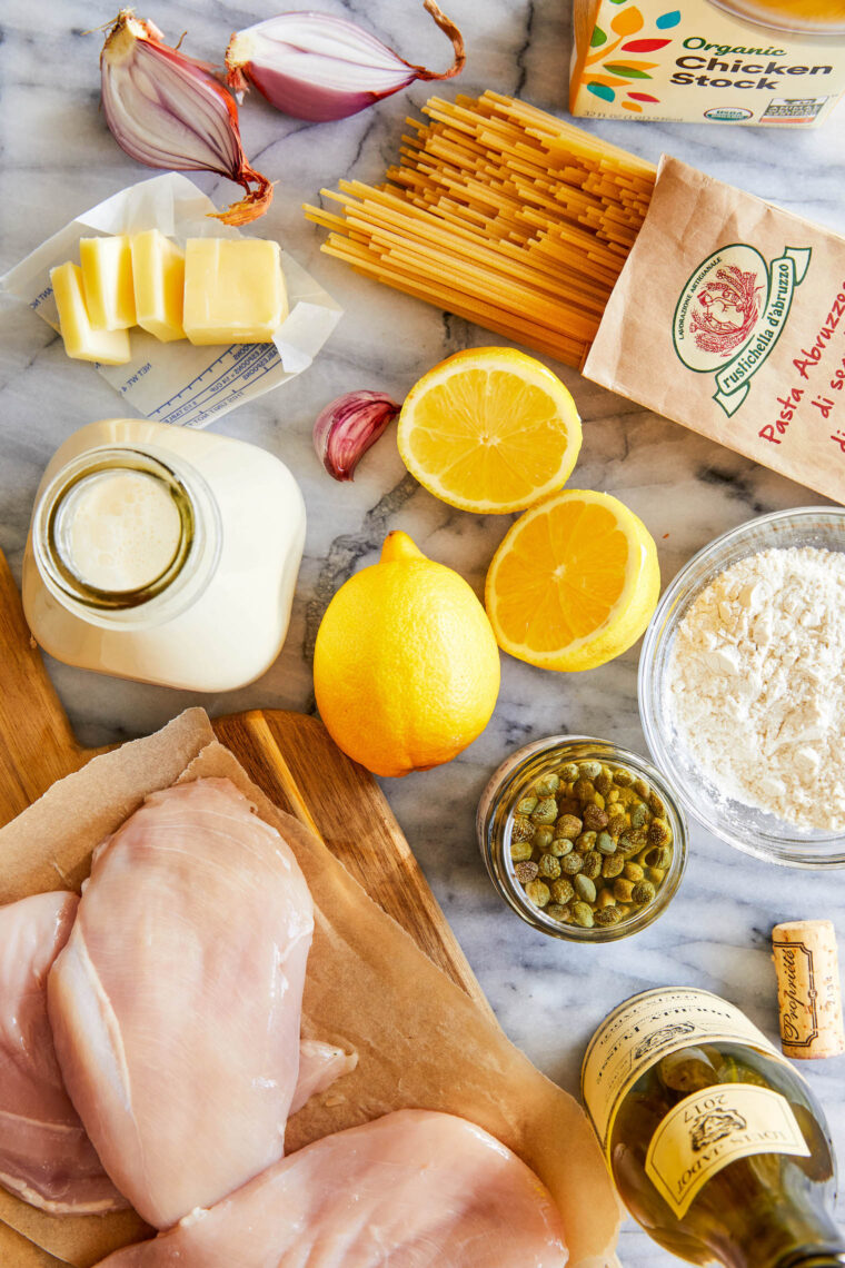 Easy Lemon Chicken Piccata - You won't believe how quick/easy this is with ingredients you already have on hand! Serve over pasta - SO GOOD!