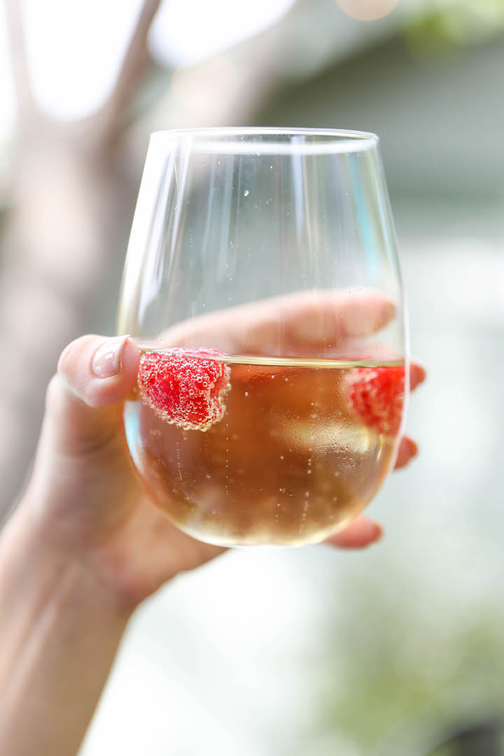 One Pan Lemon Chicken with Butternut Squash and Brussels Sprouts - An easy peasy one pan meal! And the chicken breasts come out so tender and flavorful!