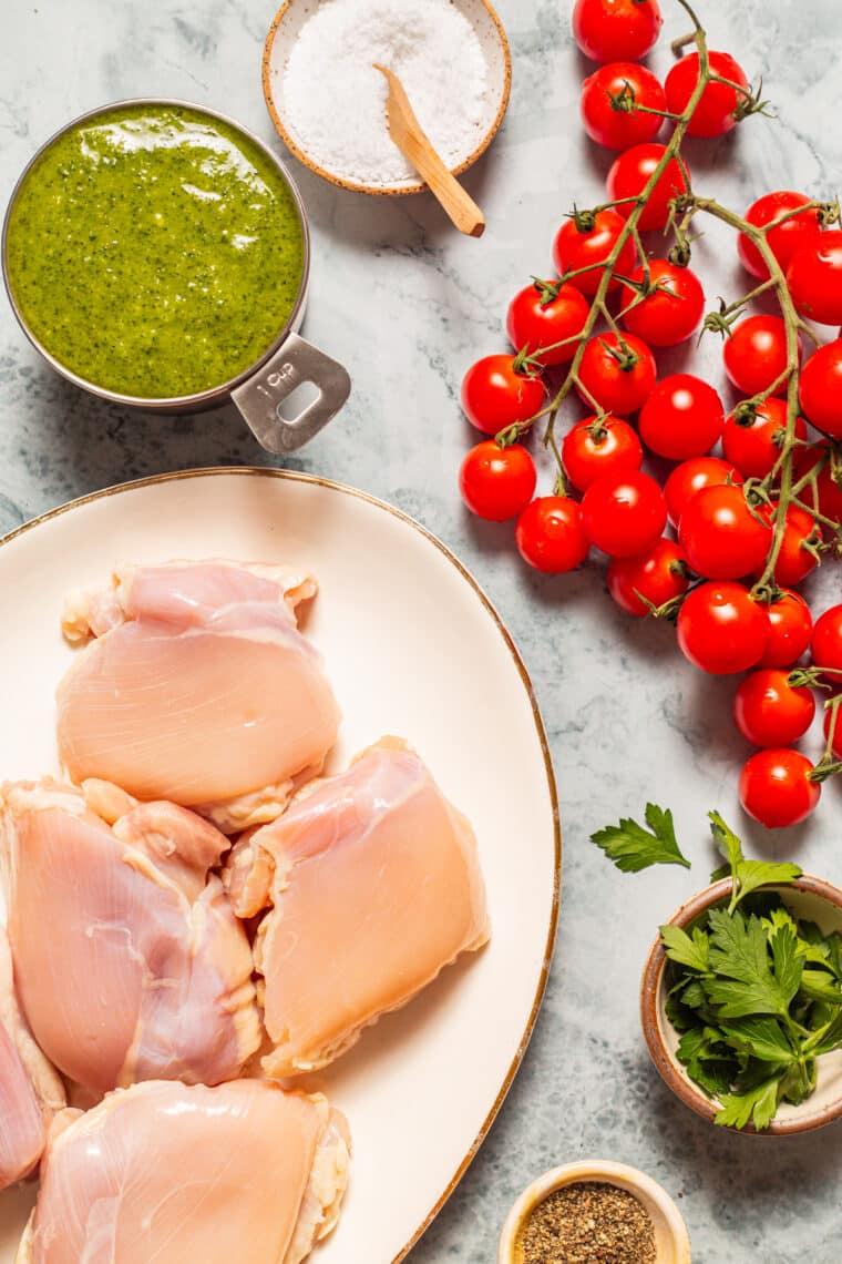 Chicken Pesto Kabobs - No-fuss easy peasy 4-ingredient kabobs! Make ahead of time (bake or grill) so you can whip this up anytime, anywhere!