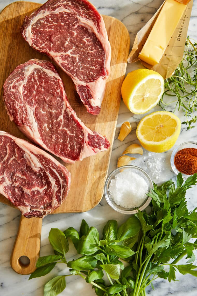 The Perfect Steak with Garlic Butter - My tips and tricks for the most perfect steak! And the melted garlic herb butter is out of this world!