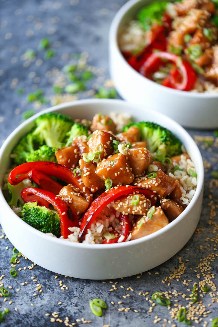 Asian Meal Prep Bowls - Meal prep for the entire week with teriyaki chicken, broccoli, bell pepper and brown rice. The sauce is also completely homemade!