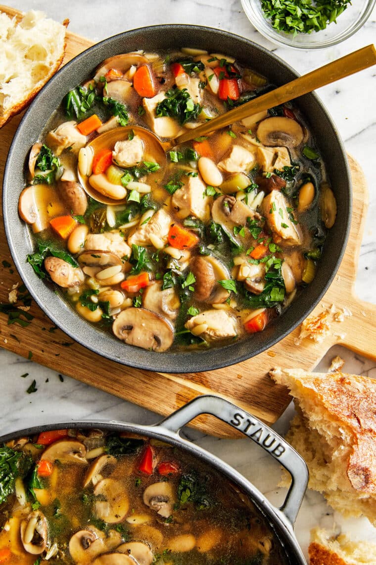 Detox Chicken Soup - Cleansing, immune-boosting soup with all the goodness (kale, mushrooms, celery, carrots) without compromising any taste!