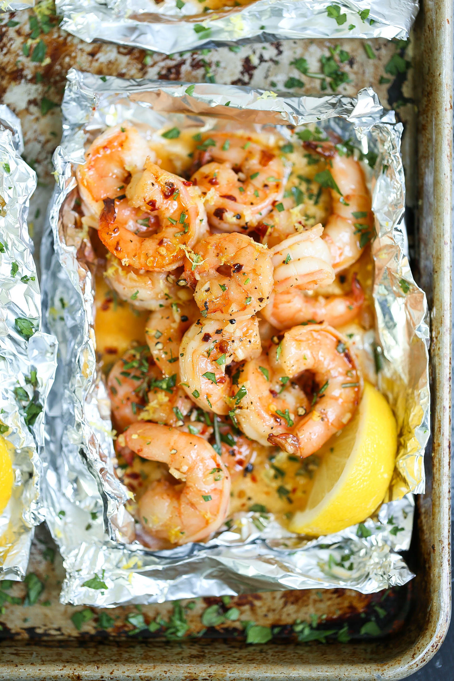 Shrimp Scampi Foil Packets - Everyone's favorite shrimp scampi without any of the fuss in these easy-to-assemble foil pouches! Prep ahead of time too!!!