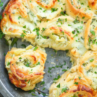 Cheesy Spinach and Artichoke Pinwheels