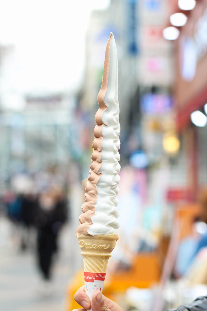 What to Eat in Seoul, South Korea - The ULTIMATE Seoul travel guide of Korean food! The most amazing, cheap and must eat street foods for all foodie lovers! 