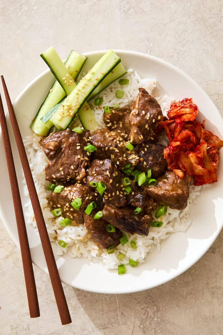 Instant Pot Korean Beef - The BEST and easiest Korean beef with 10 min prep or less! And the meat comes out amazingly juicy, flavorful and melt-in-your-mouth tender!