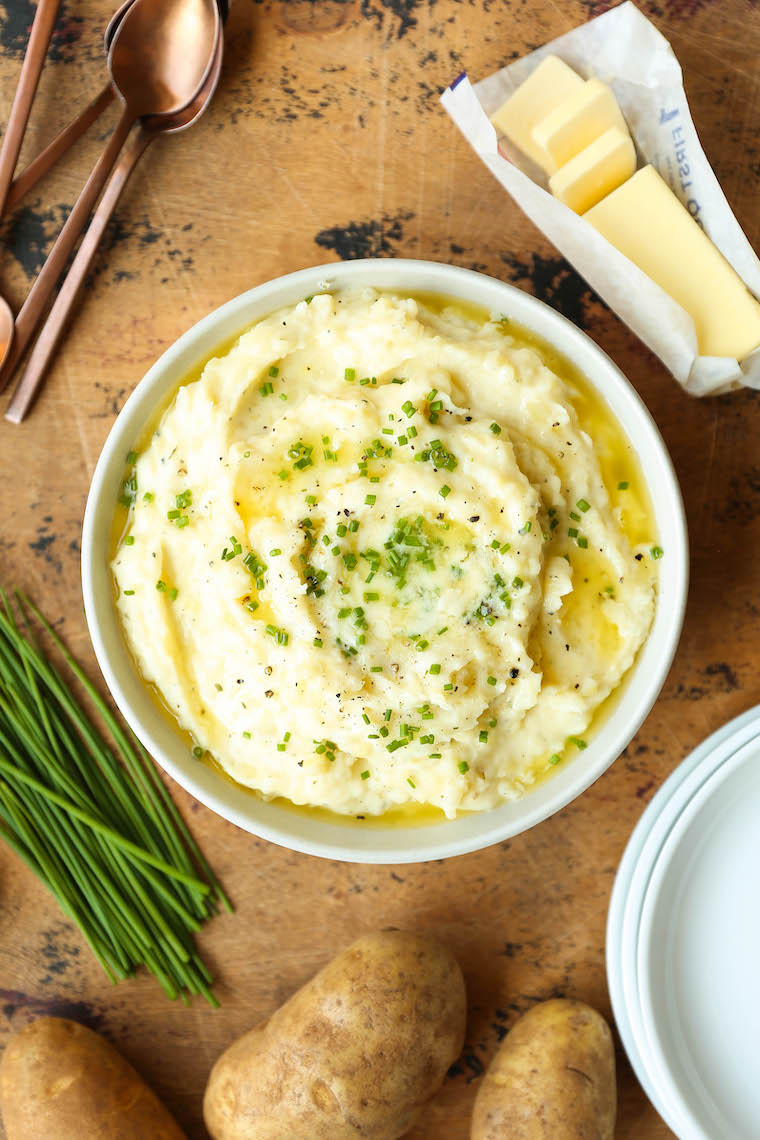 Instant Pot Mashed Potatoes - Oh-so-creamy buttermilk Ranch mashed potatoes! It does not get any easier or quicker than this. One pot, 10 min. MIND BLOWN.