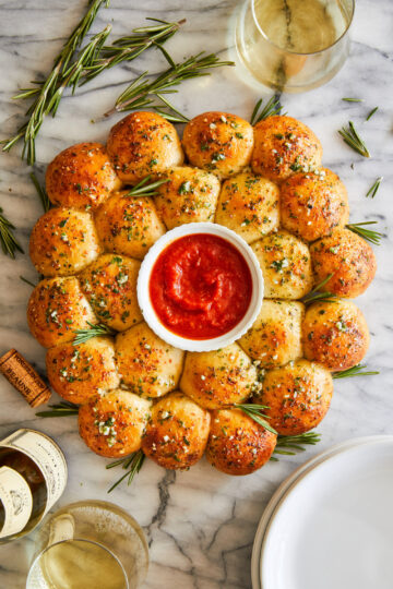 Pull Apart Garlic Bread Wreath